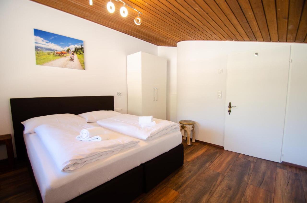 Penthouse Eightyone By All In One Apartments Kaprun Bagian luar foto