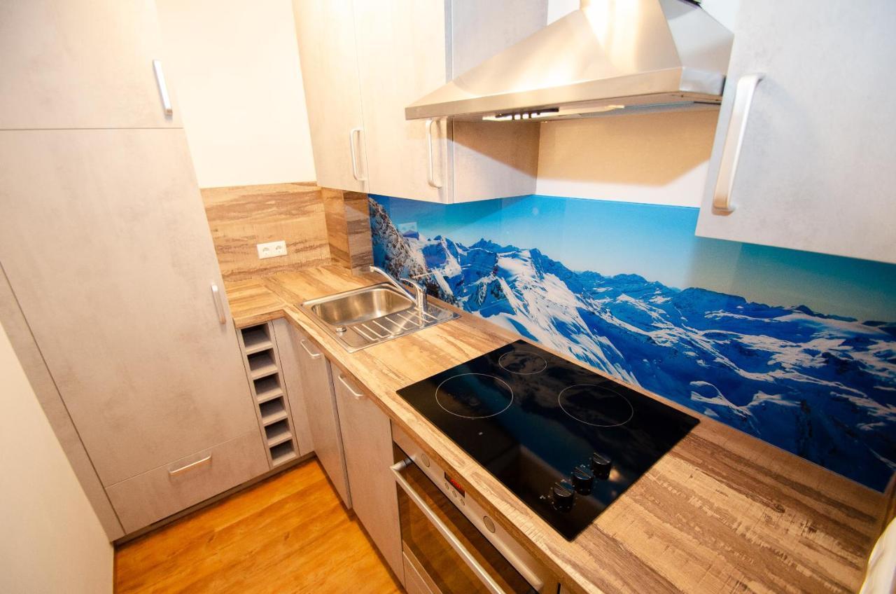 Penthouse Eightyone By All In One Apartments Kaprun Bagian luar foto